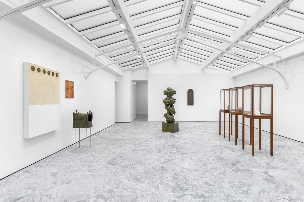 Exhibition view - Byars/Sarin